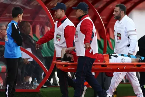 بينهم واحدة لمصر.. 7 إصابات طويلة تضرب المنتخبات العربية في أمم أفريقيا (صور)
